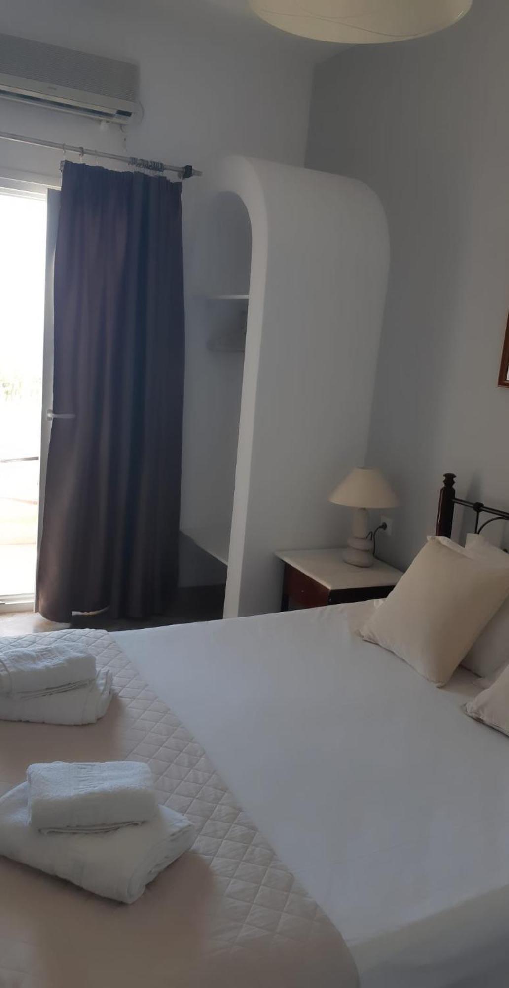 Emmanouela Studios & Villas Karterados  Bagian luar foto